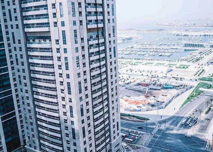 Gorgeous City And Sea Views From A High-Rise Suite